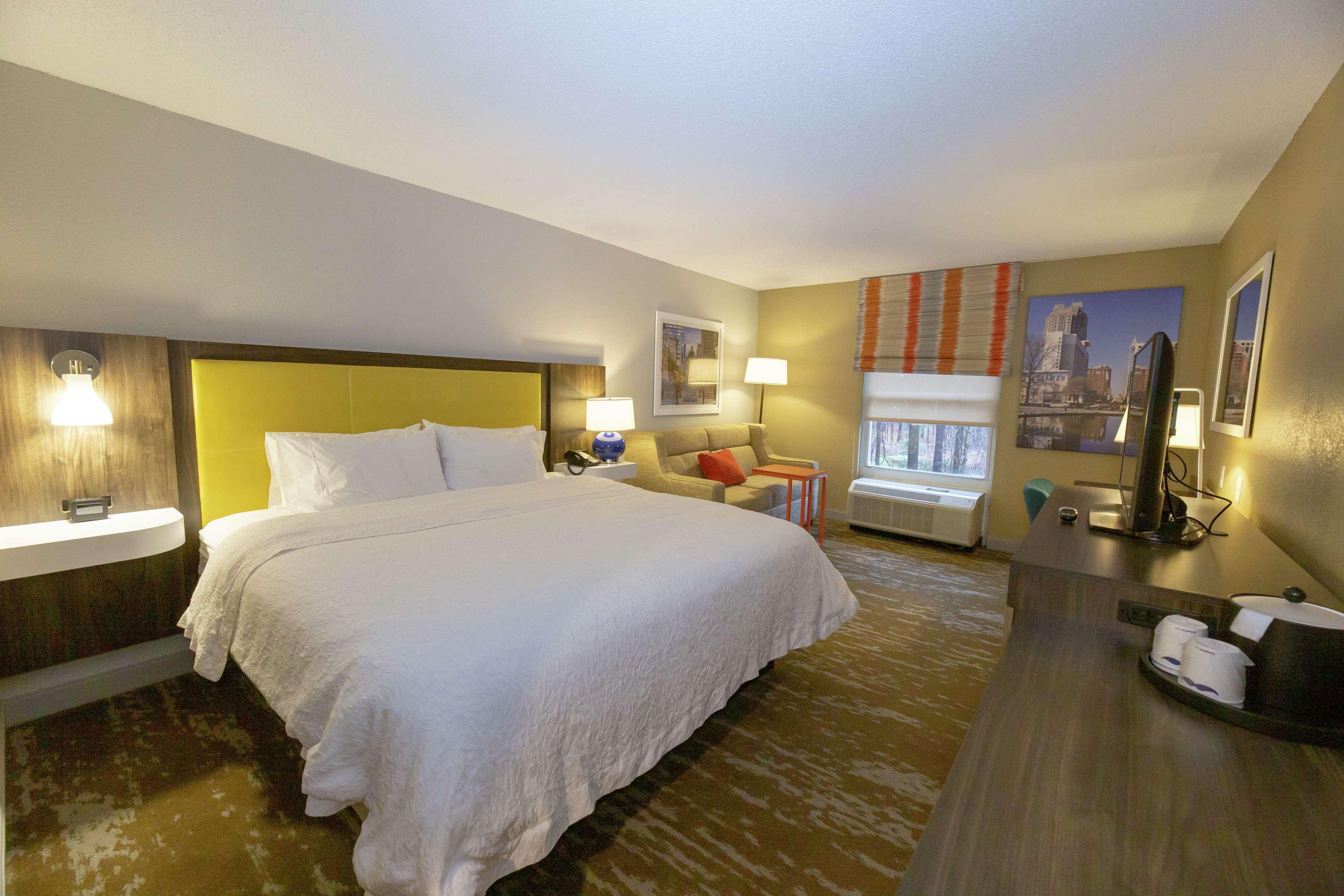 Hampton Inn & Suites Raleigh Cary Lenovo Center מראה חיצוני תמונה