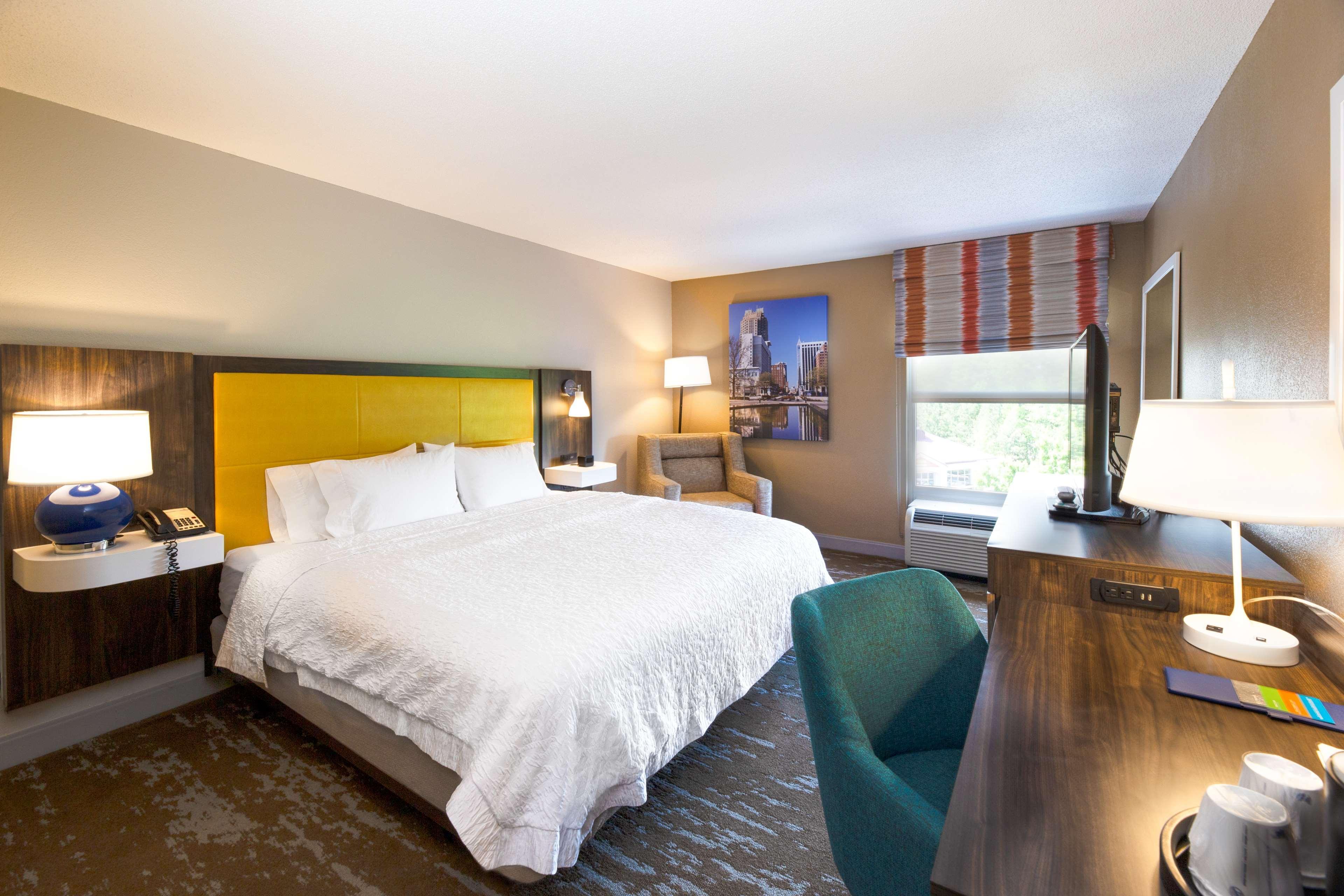 Hampton Inn & Suites Raleigh Cary Lenovo Center מראה חיצוני תמונה