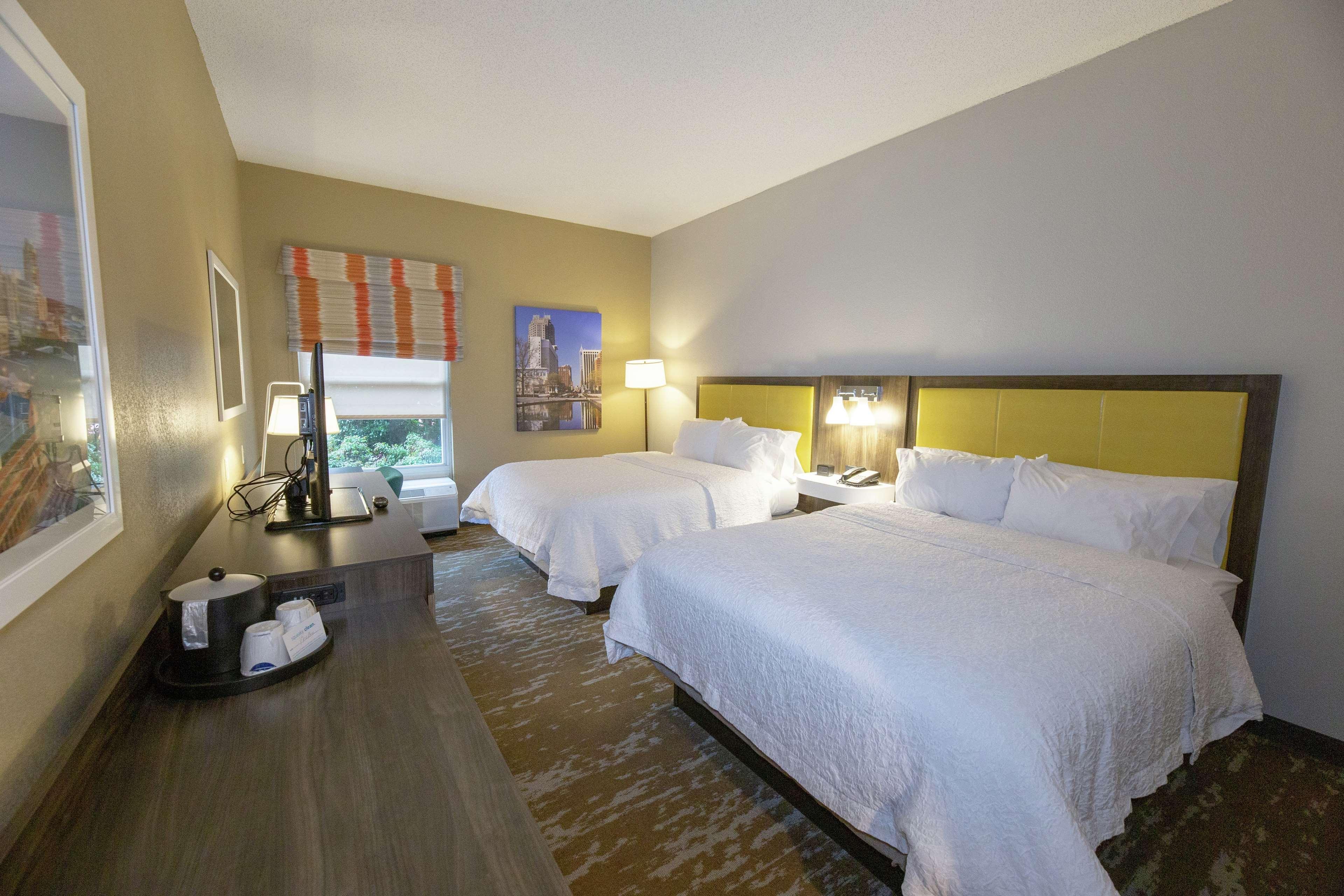 Hampton Inn & Suites Raleigh Cary Lenovo Center מראה חיצוני תמונה