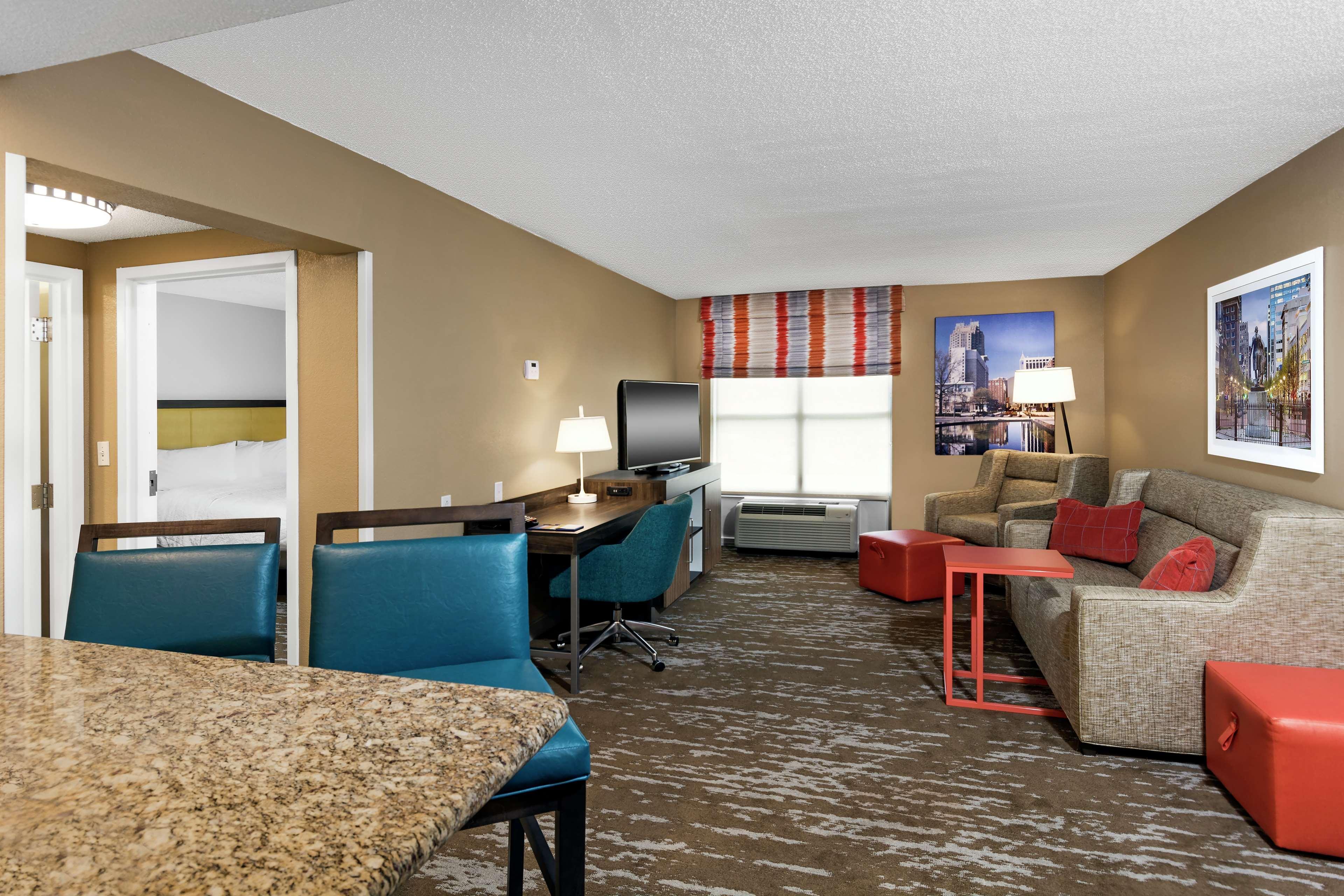Hampton Inn & Suites Raleigh Cary Lenovo Center מראה חיצוני תמונה