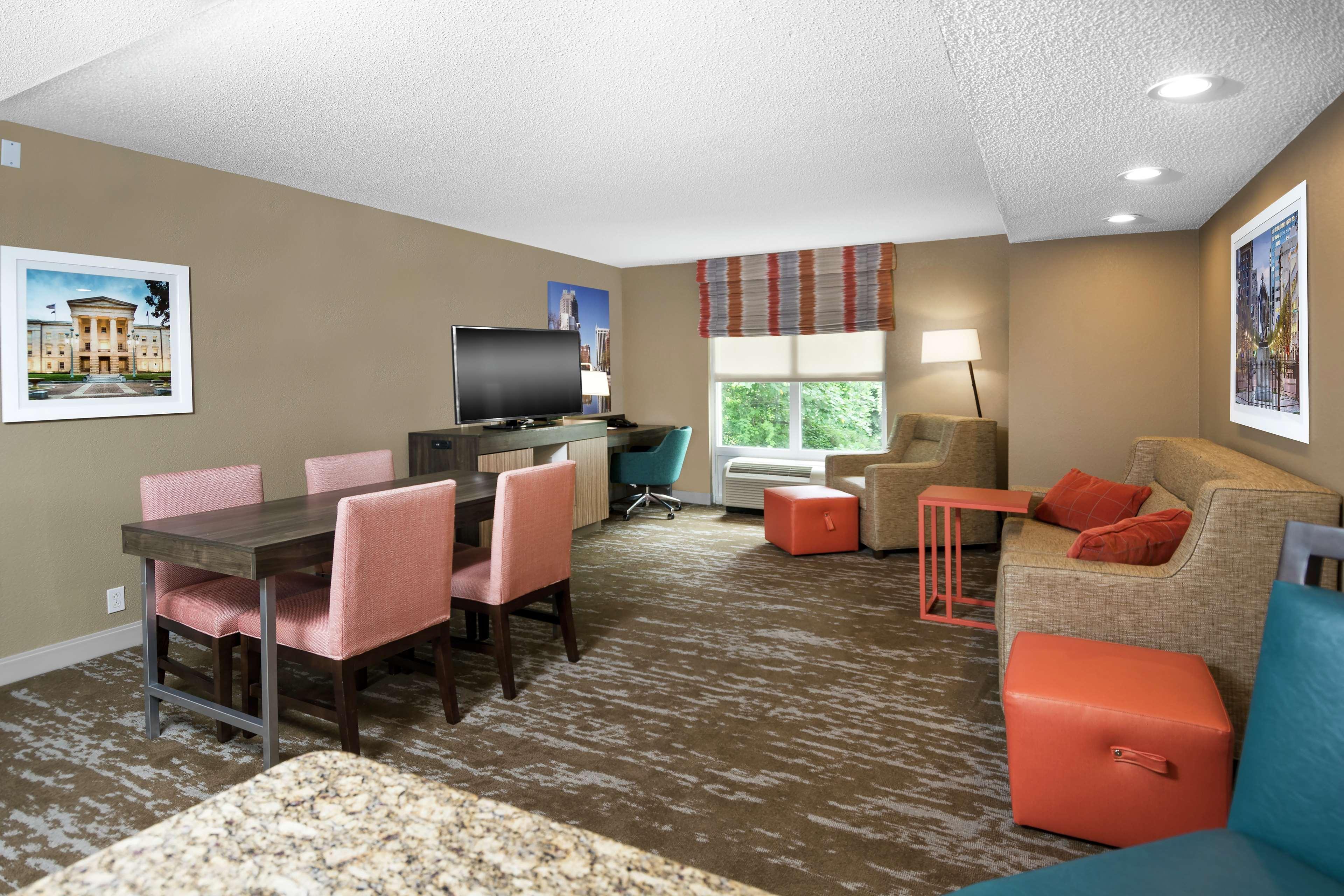 Hampton Inn & Suites Raleigh Cary Lenovo Center מראה חיצוני תמונה