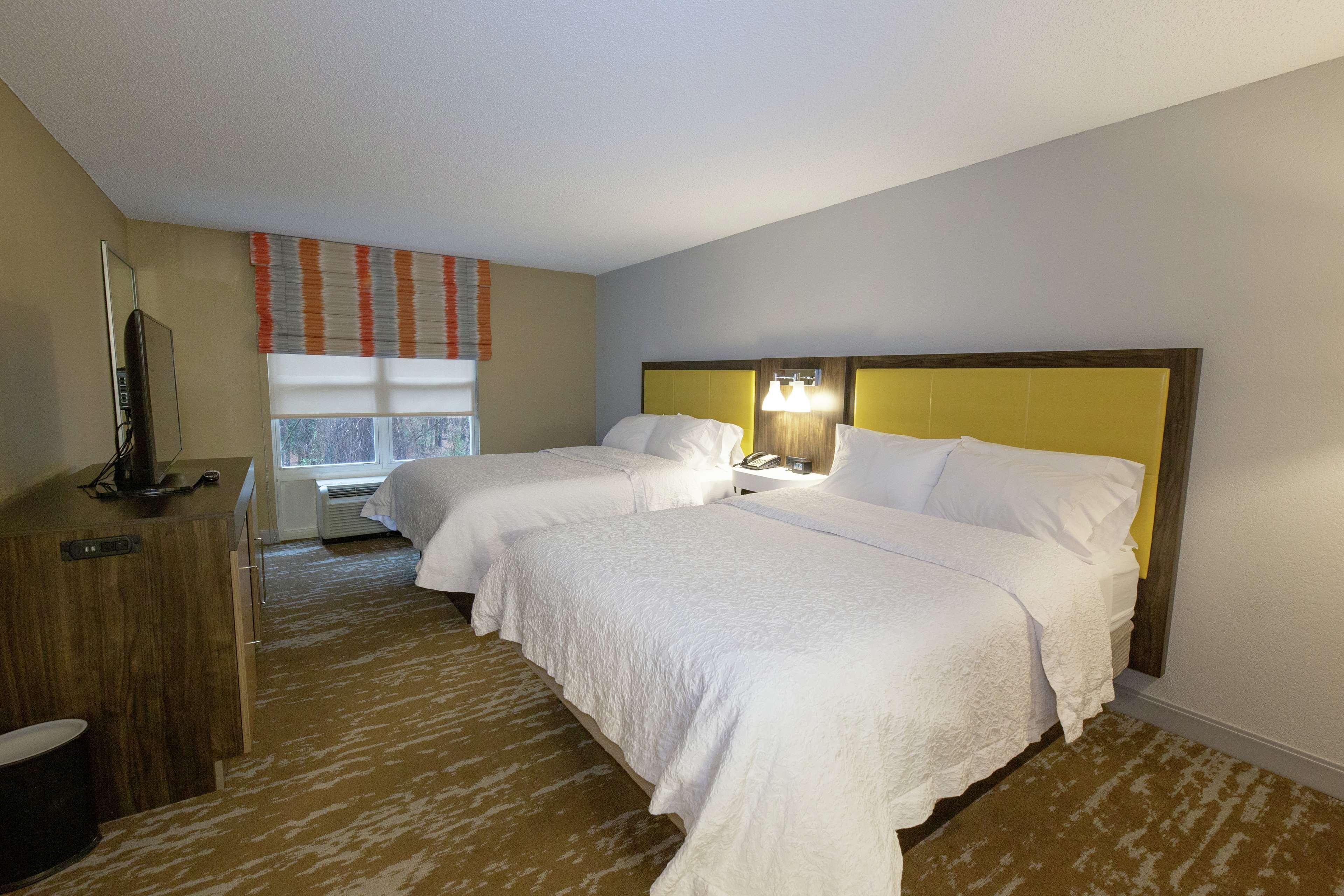 Hampton Inn & Suites Raleigh Cary Lenovo Center מראה חיצוני תמונה