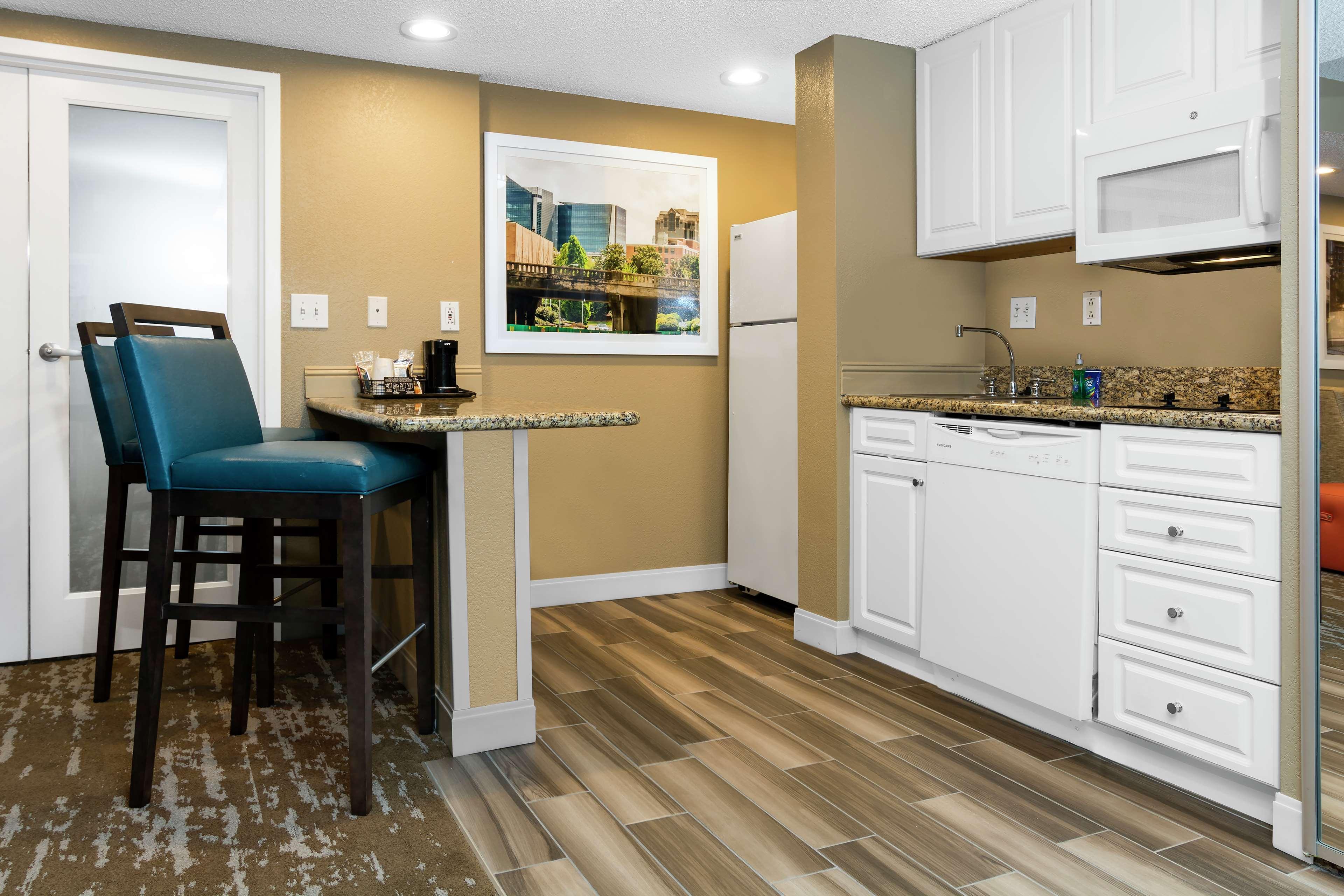 Hampton Inn & Suites Raleigh Cary Lenovo Center מראה חיצוני תמונה