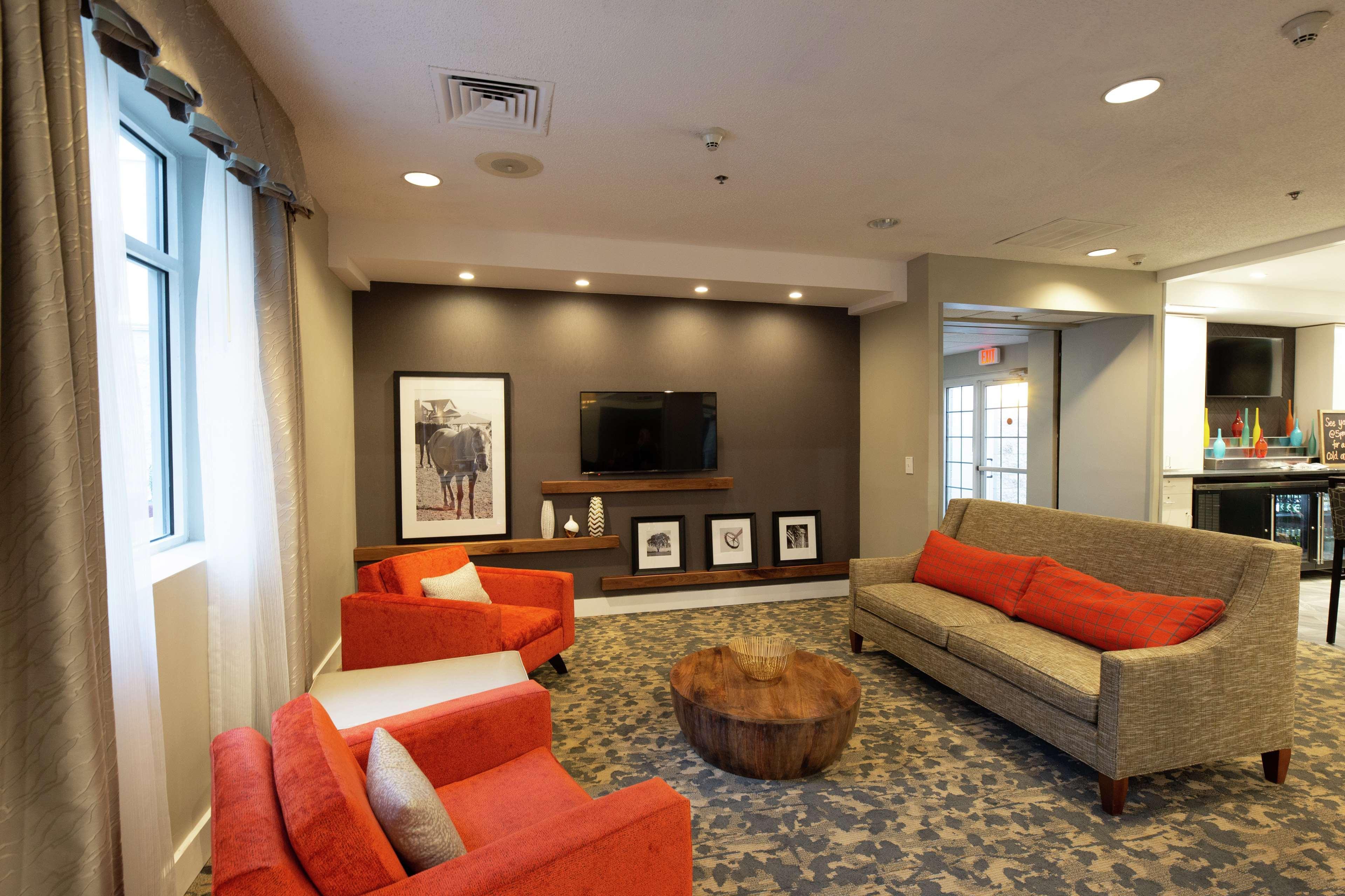 Hampton Inn & Suites Raleigh Cary Lenovo Center מראה חיצוני תמונה