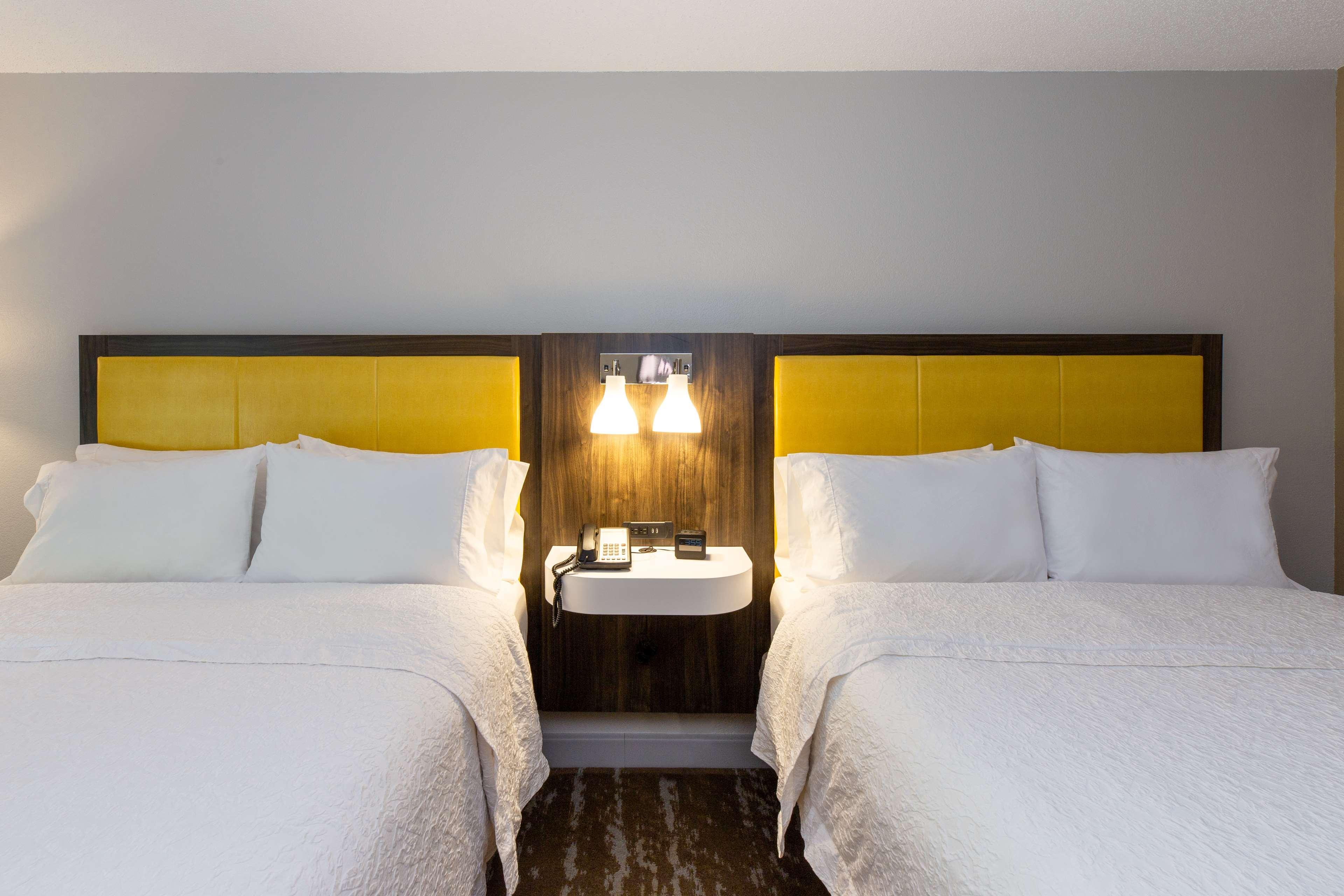 Hampton Inn & Suites Raleigh Cary Lenovo Center מראה חיצוני תמונה