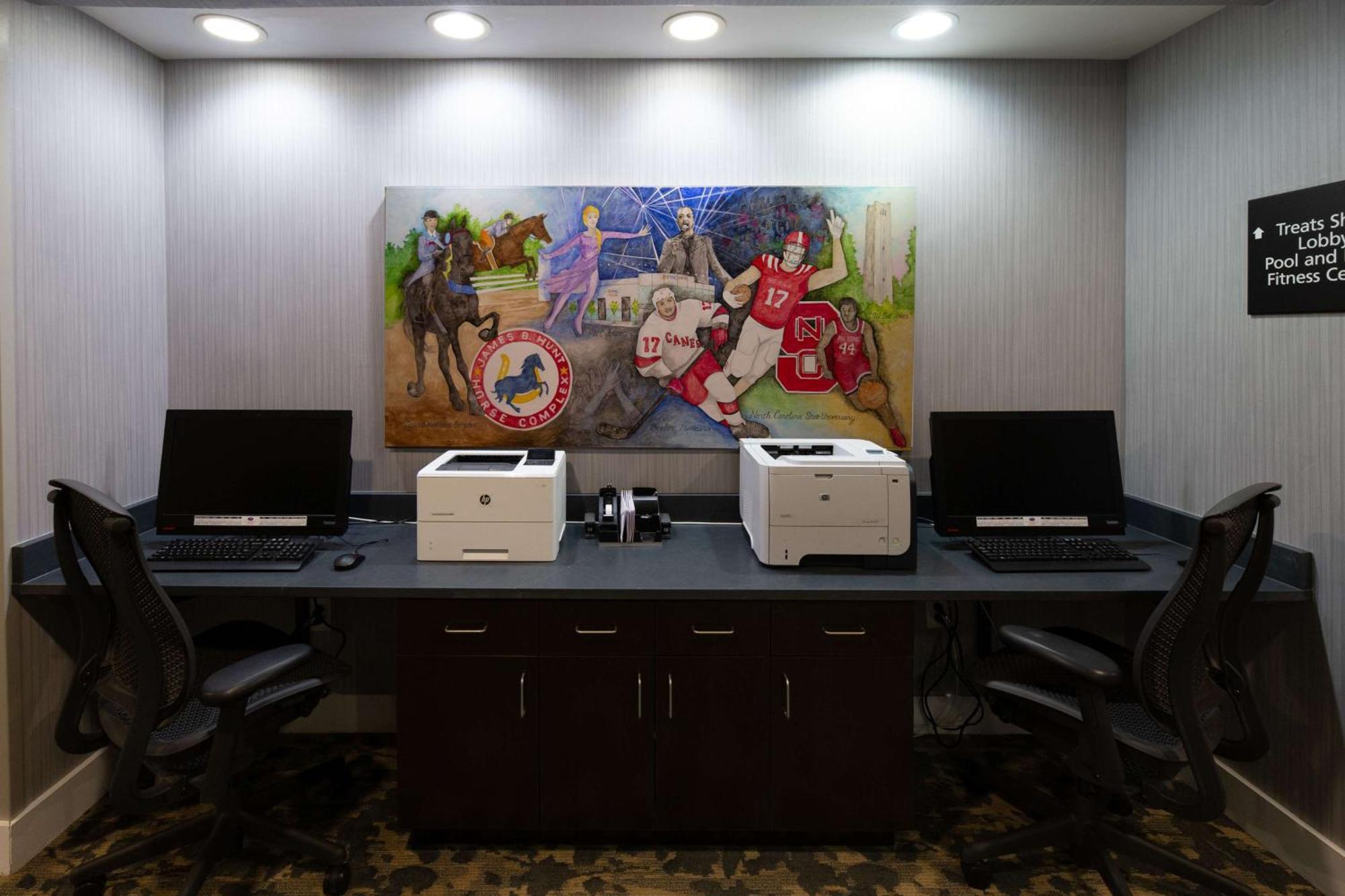 Hampton Inn & Suites Raleigh Cary Lenovo Center מראה חיצוני תמונה