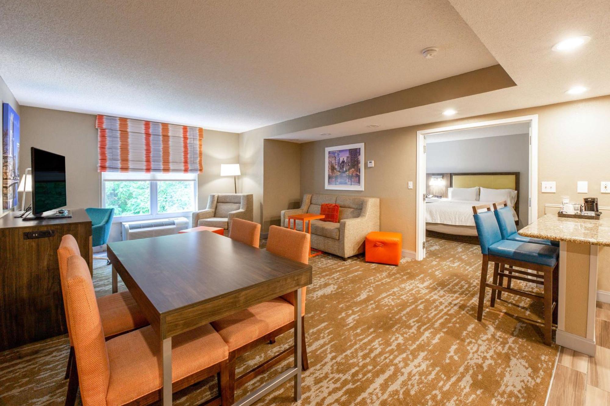 Hampton Inn & Suites Raleigh Cary Lenovo Center מראה חיצוני תמונה