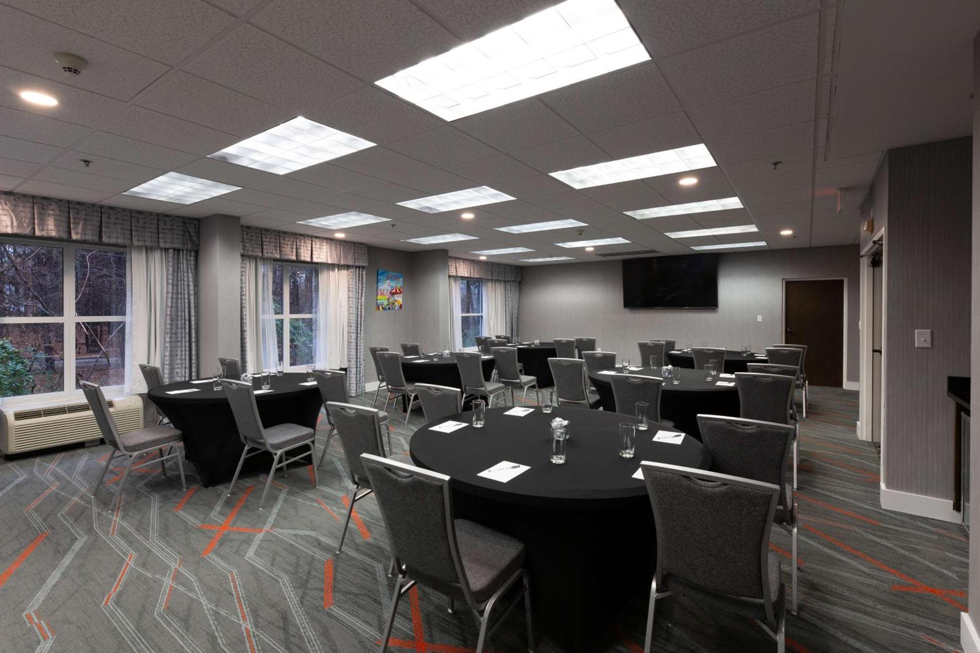Hampton Inn & Suites Raleigh Cary Lenovo Center מראה חיצוני תמונה