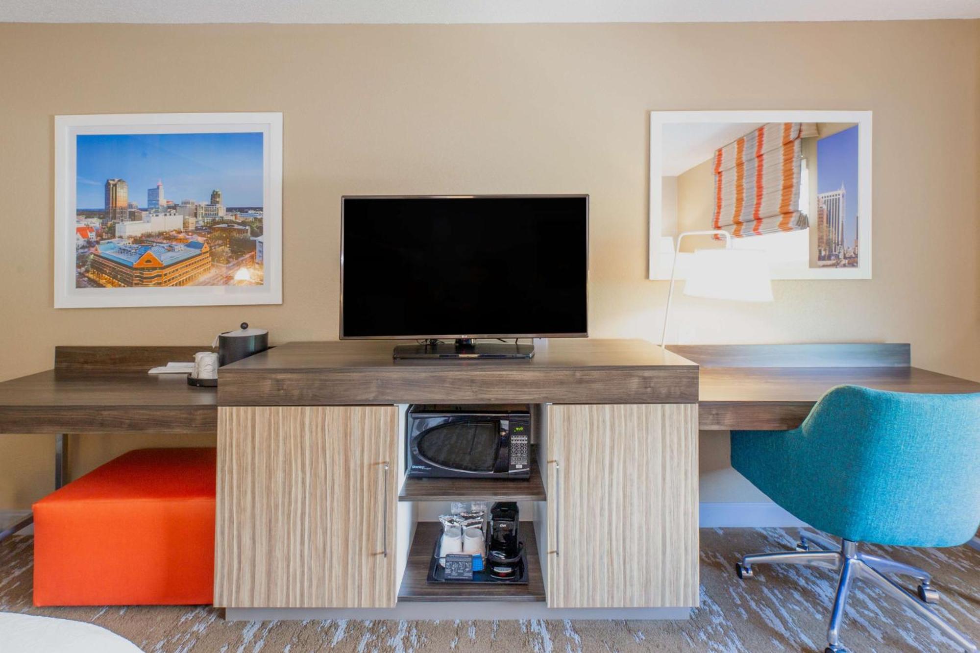 Hampton Inn & Suites Raleigh Cary Lenovo Center מראה חיצוני תמונה