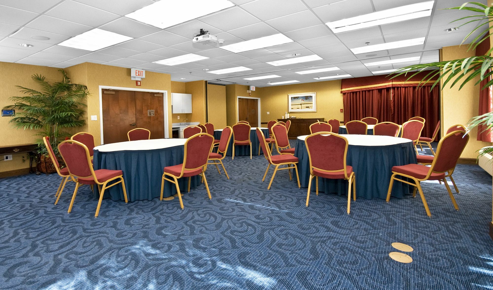 Hampton Inn & Suites Raleigh Cary Lenovo Center עסק תמונה